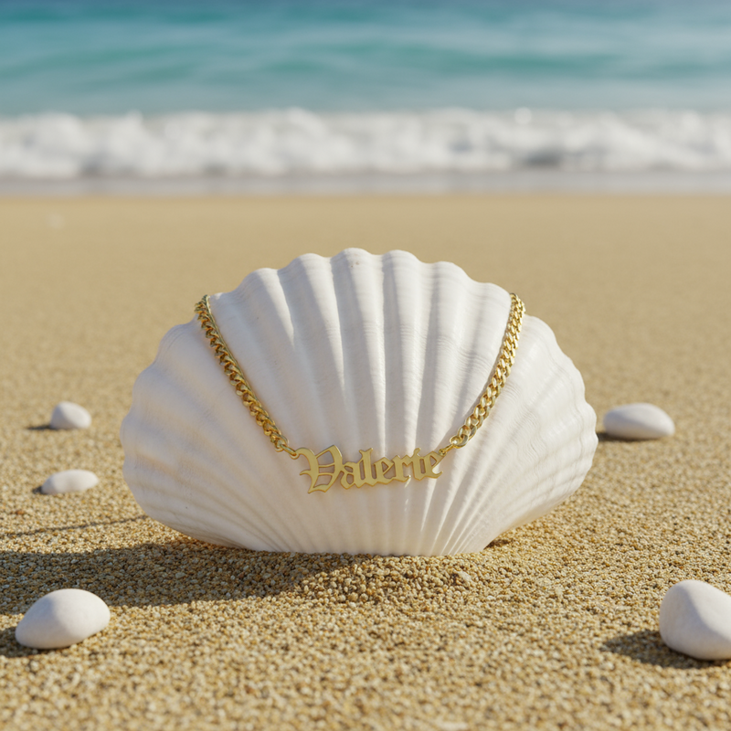 Bold Curb chain name necklace