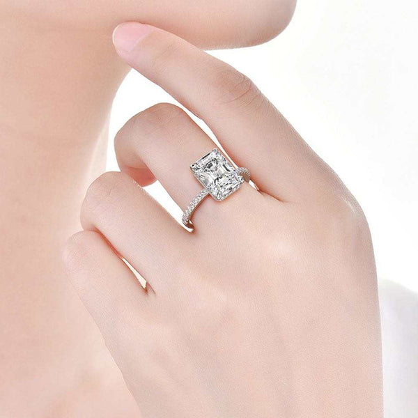 Cubic zirconia sterling silver ring