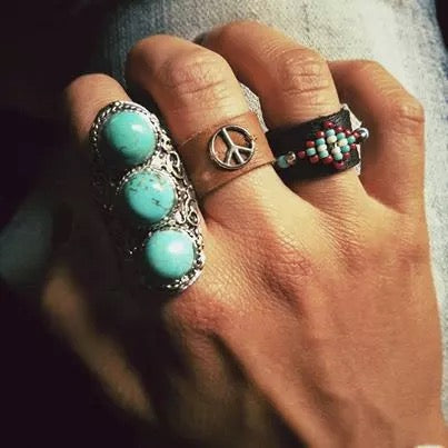 THREE TURQUOISE STONE SILVER RING
